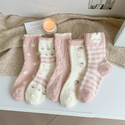 A Pair of Sweet Thickened Socks Pink Strawberry Soft Skin-friendly War